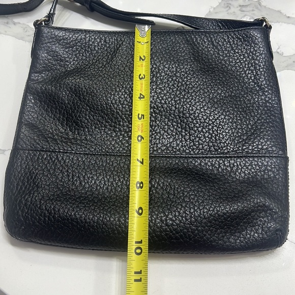 Kate Spade crossbody EUC - very clean inside - Picture 4 of 9